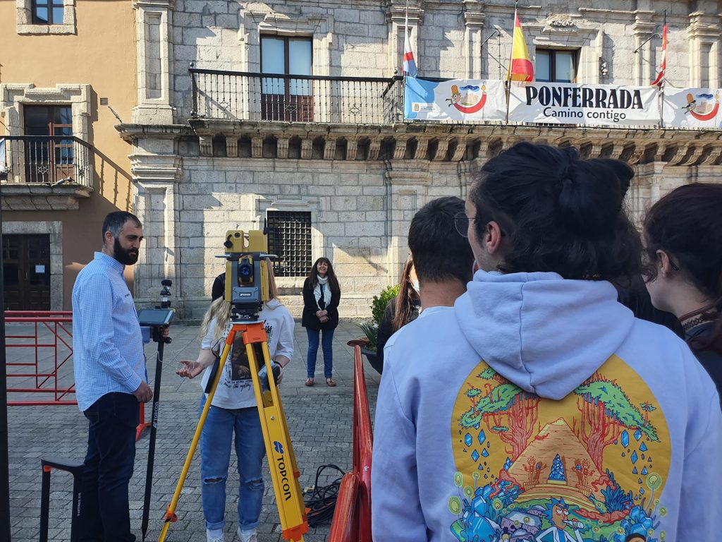 La ULE realiza nuevas adquisiciones de material para el Grado en Ingeniería en Geomática y Topografía del Campus de Ponferrada