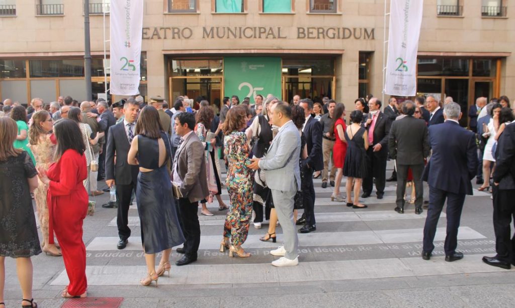 Agradecimiento a la sociedad berciana en la Gala del XXV aniversario del Campus de Ponferrada