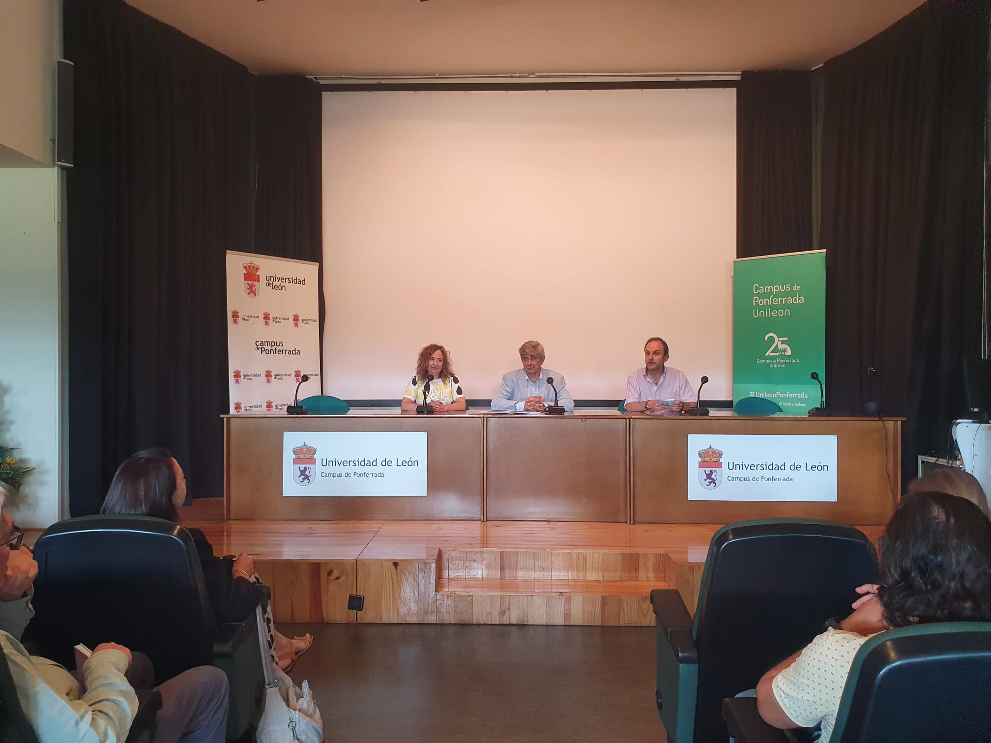 En este momento estás viendo El Campus de Ponferrada de la ULE acogió el I Encuentro de la Red de Defensorías Universitarias de Castilla y León