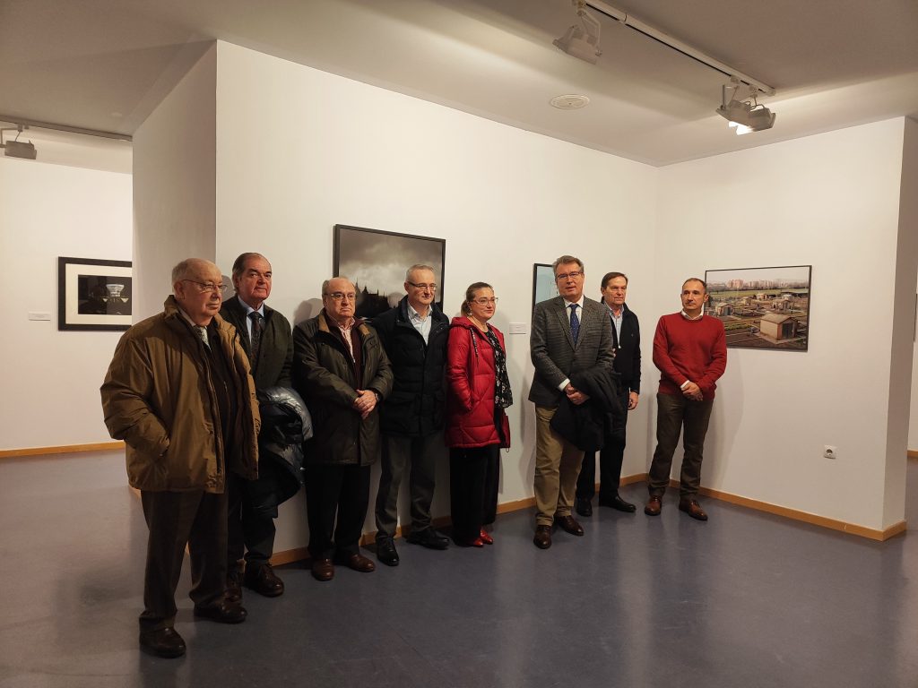 Inauguración de sendas exposiciones de fotografía contemporánea leonesa y franquismo en el Campus de Ponferrada