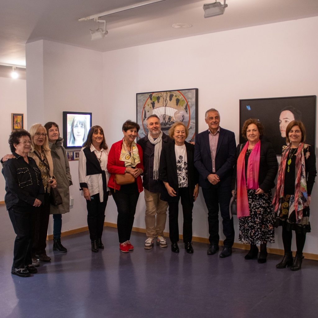 El Campus de Ponferrada de la ULE inaugura la exposición ‘Apariencias’ del Grupo Nosotras