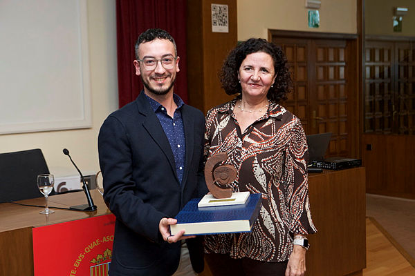 El profesor del campus de Ponferrada David Bermejo recibe el ‘Premio a la labor joven en Enfermería Familiar y Comunitaria’